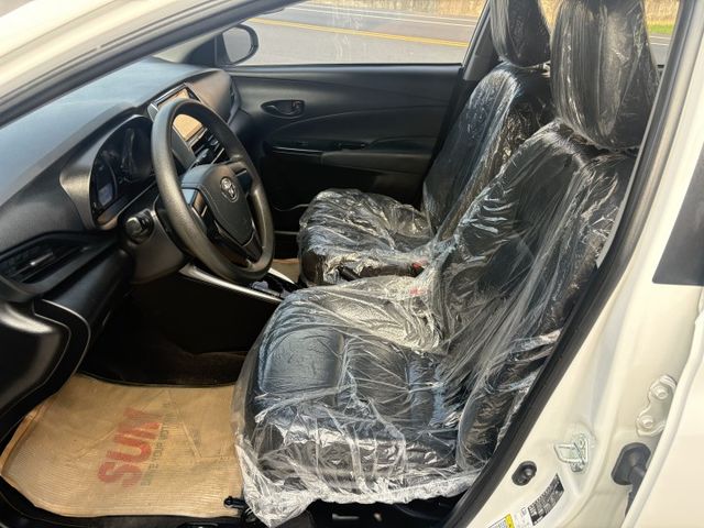 新款.里程保證.循跡防滑.胎壓偵測.日行燈.7安全氣囊.雙色鋁圈.自動收折後視鏡.原版件.  第12張相片