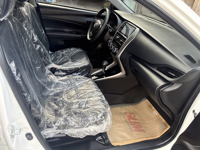 新款.里程保證.循跡防滑.胎壓偵測.日行燈.7安全氣囊.雙色鋁圈.自動收折後視鏡.原版件.  第14張相片