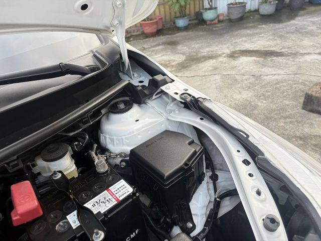 新款.里程保證.循跡防滑.胎壓偵測.日行燈.7安全氣囊.雙色鋁圈.自動收折後視鏡.原版件.  第19張相片