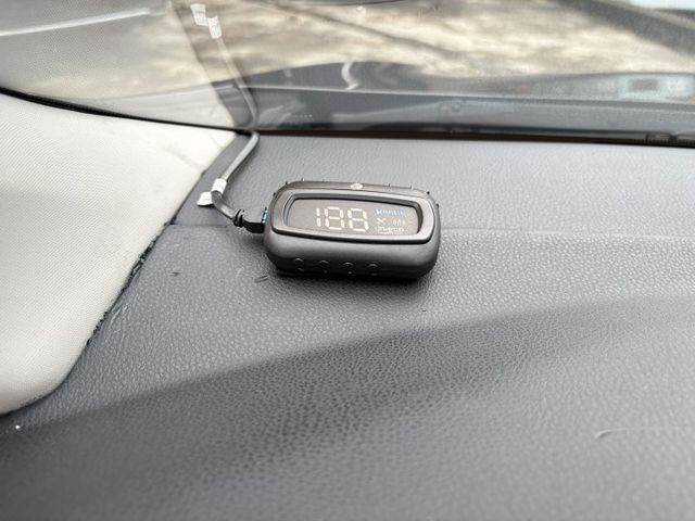 定速.恆溫.數位電視.里程保證.免頭款.車況優  第10張相片