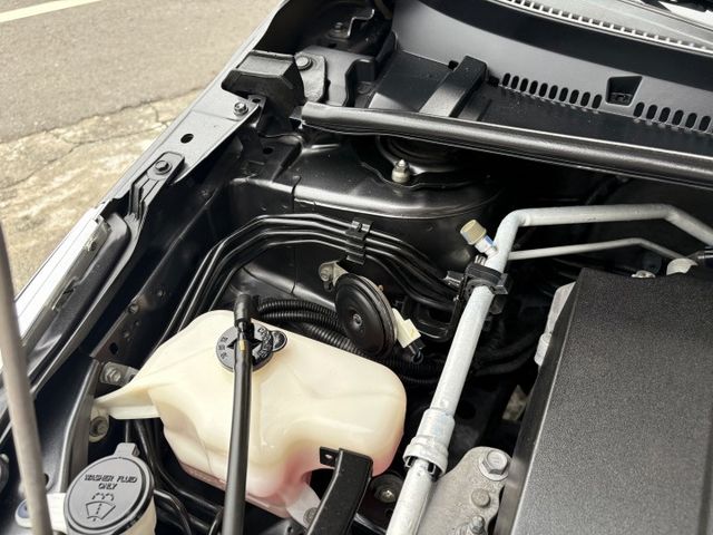 定速.恆溫.數位電視.里程保證.免頭款.車況優  第16張相片