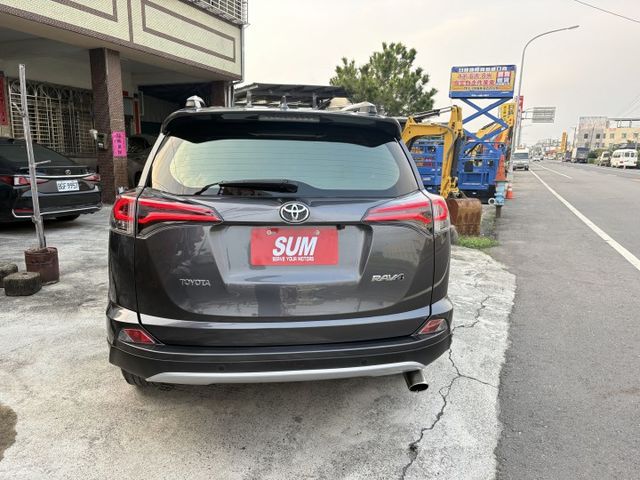 小改款.I key.衛星導航.倒車顯影.駕駛座電動椅.定速.LED頭燈.漂亮.車況優.  第4張相片