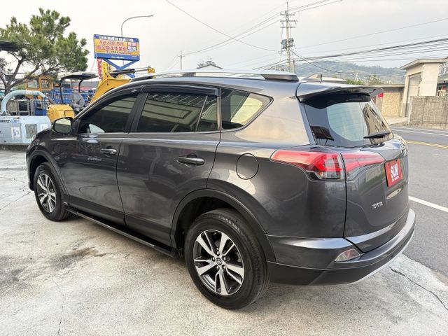 小改款.I key.衛星導航.倒車顯影.駕駛座電動椅.定速.LED頭燈.漂亮.車況優.  第5張相片