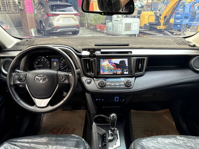 小改款.I key.衛星導航.倒車顯影.駕駛座電動椅.定速.LED頭燈.漂亮.車況優.  第7張相片