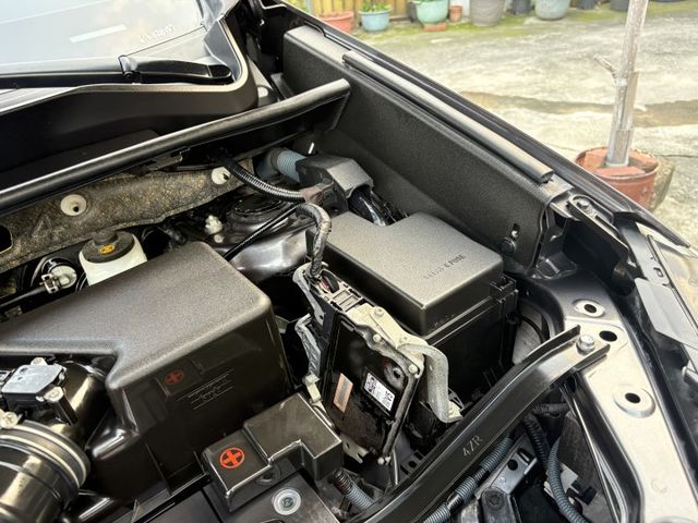 小改款.I key.衛星導航.倒車顯影.駕駛座電動椅.定速.LED頭燈.漂亮.車況優.  第16張相片