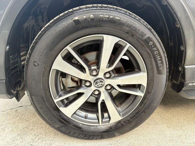 小改款.I key.衛星導航.倒車顯影.駕駛座電動椅.定速.LED頭燈.漂亮.車況優.  第18張相片