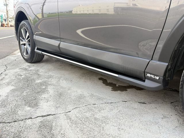 小改款.I key.衛星導航.倒車顯影.駕駛座電動椅.定速.LED頭燈.漂亮.車況優.  第19張相片