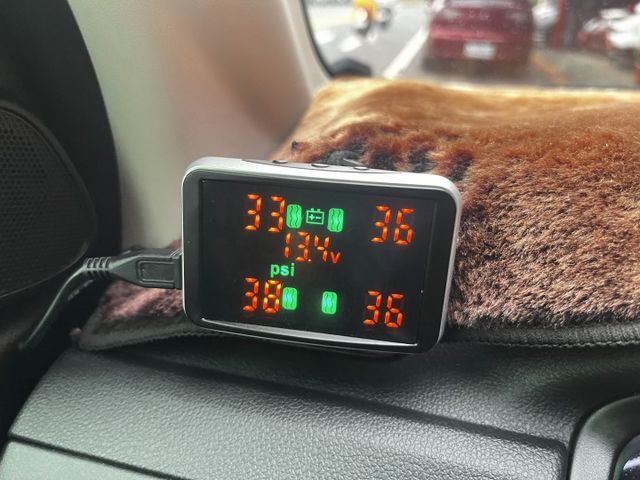 天窗.換檔快撥.防滑.里程保證.全額分期.在地一手車  第10張相片