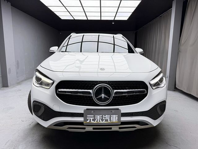 M-BENZ賓士 GLA180  第2張相片