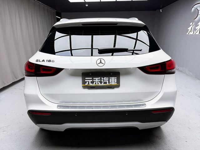 M-BENZ賓士 GLA180  第5張相片