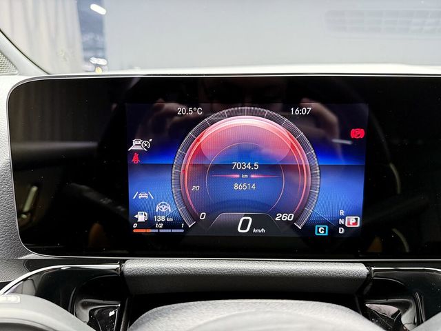 M-BENZ賓士 GLA180  第10張相片