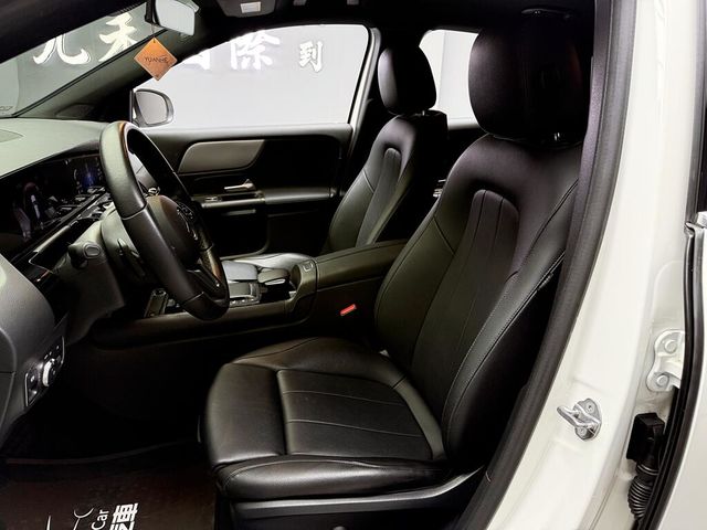 M-BENZ賓士 GLA180  第11張相片