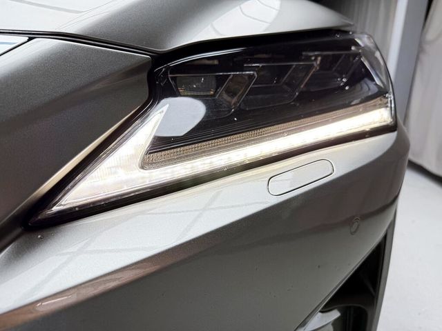 LEXUS凌志 RX450H  第7張相片