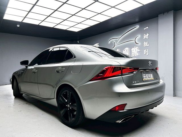 LEXUS凌志 IS 300  第4張相片