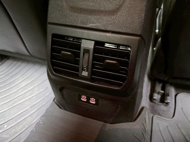 BMW寶馬 220I M SPORT  第17張相片