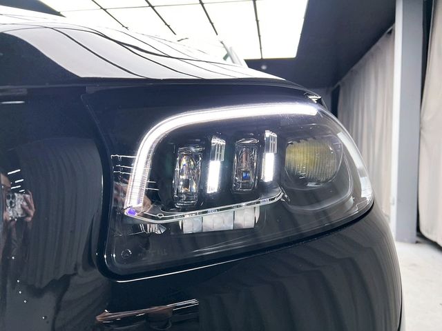 M-BENZ賓士 GLS 350D  第7張相片