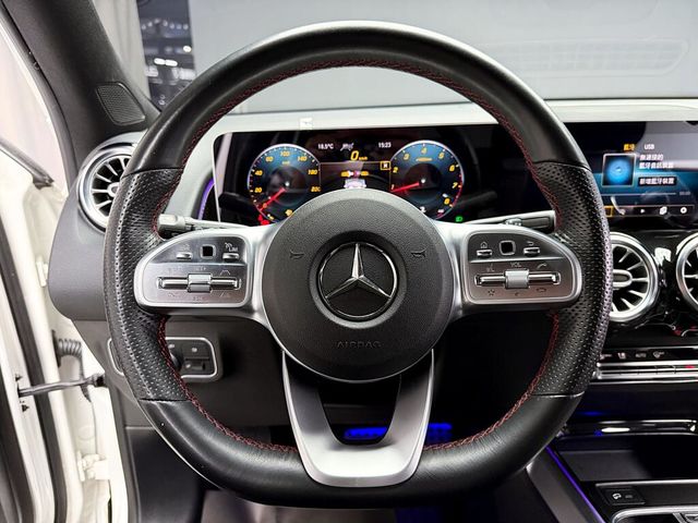 M-BENZ賓士 GLB200  第15張相片