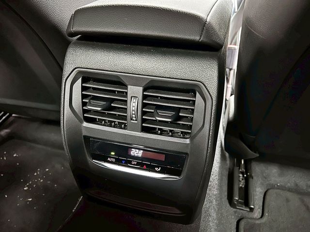 BMW寶馬 220I M SPORT  第14張相片