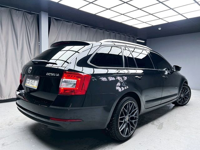 SKODA司科達 OCTAVIA COMBI  第6張相片