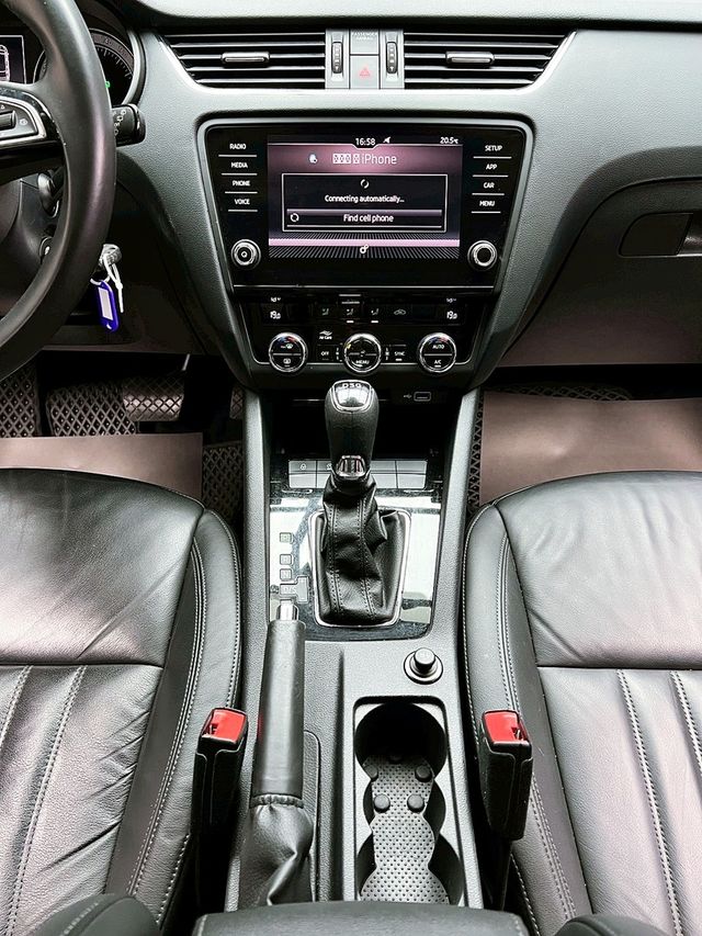 SKODA司科達 OCTAVIA COMBI  第16張相片