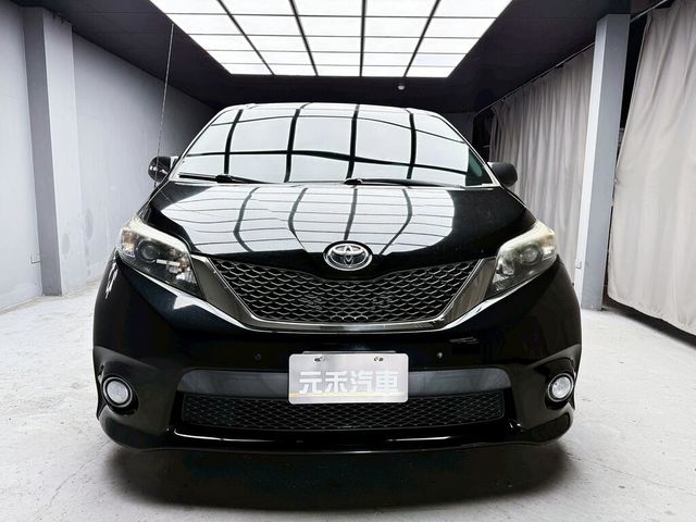 TOYOTA豐田 SIENNA  第2張相片
