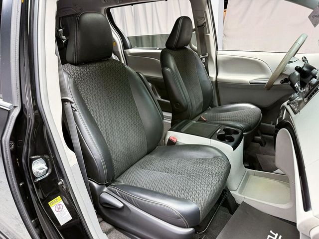 TOYOTA豐田 SIENNA  第12張相片