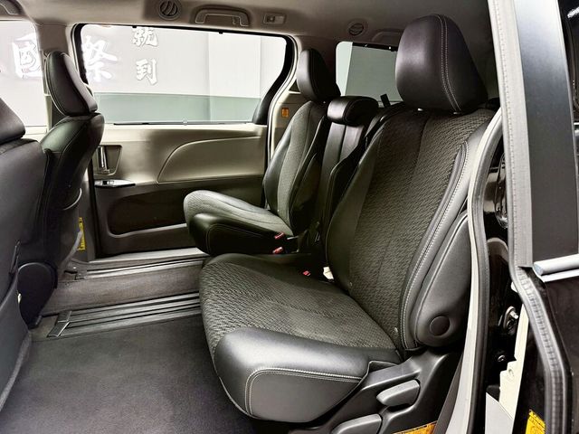 TOYOTA豐田 SIENNA  第13張相片