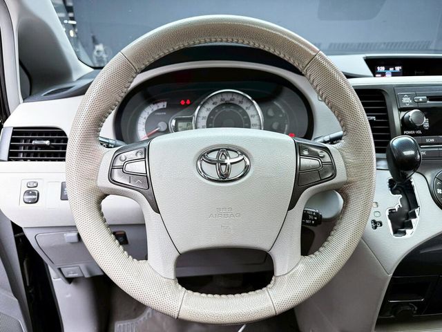 TOYOTA豐田 SIENNA  第16張相片