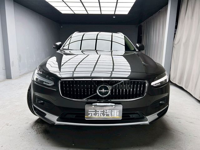 VOLVO富豪 V90 CROSS COUNTRY  第2張相片