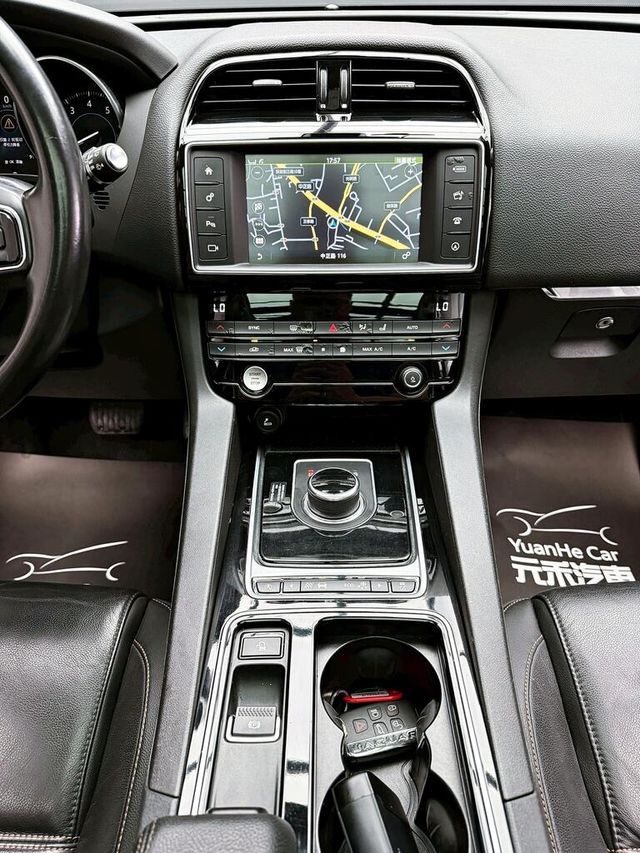 JAGUAR捷豹 F-PACE  第16張相片