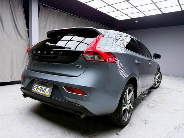 VOLVO富豪 V40  第6張相片