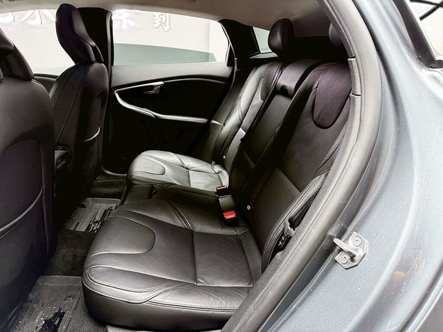 VOLVO富豪 V40  第13張相片