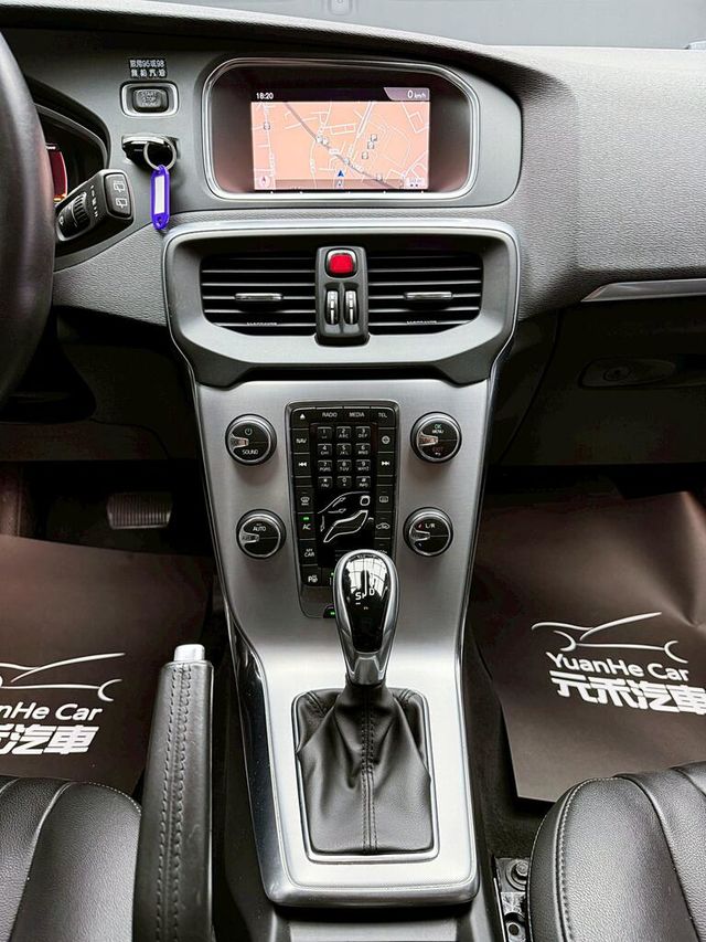 VOLVO富豪 V40  第16張相片