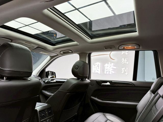 M-BENZ賓士 GLS 350D  第9張相片