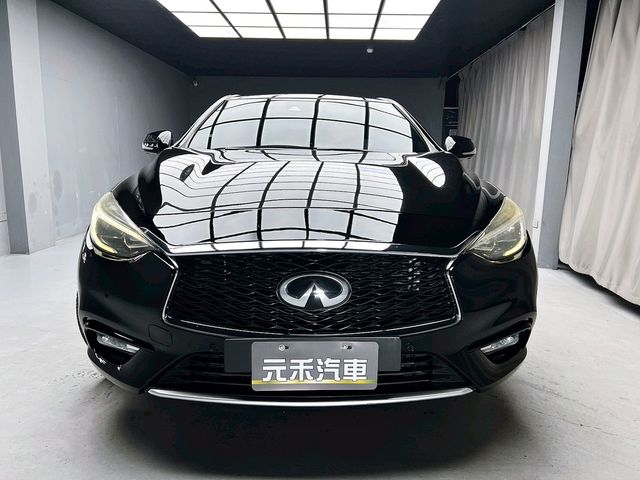 INFINITI無限 Q30  第2張相片