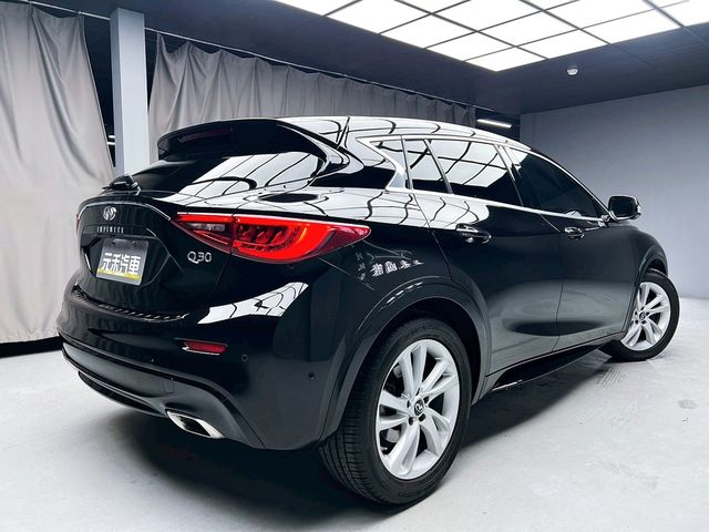 INFINITI無限 Q30  第6張相片