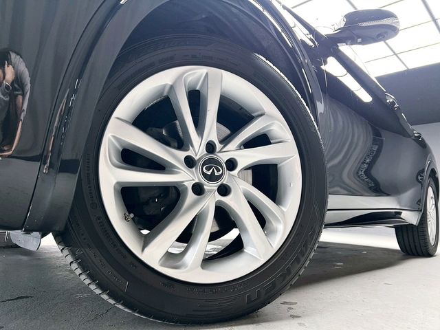 INFINITI無限 Q30  第8張相片