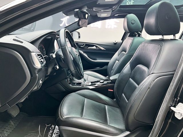 INFINITI無限 Q30  第11張相片