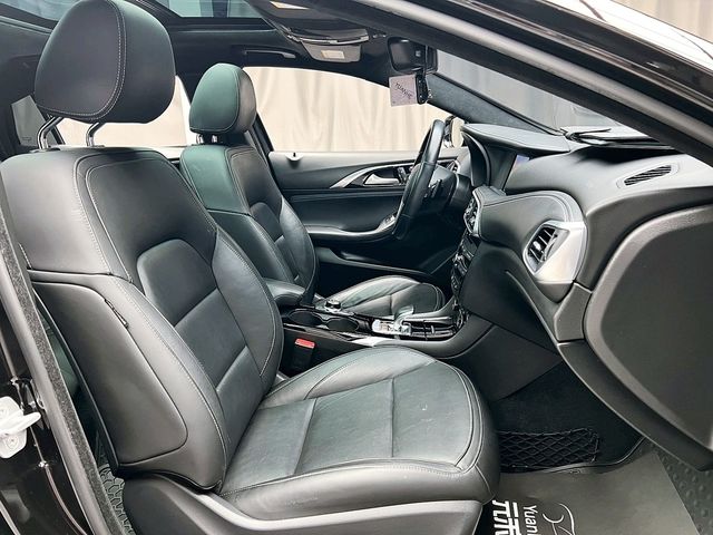 INFINITI無限 Q30  第12張相片