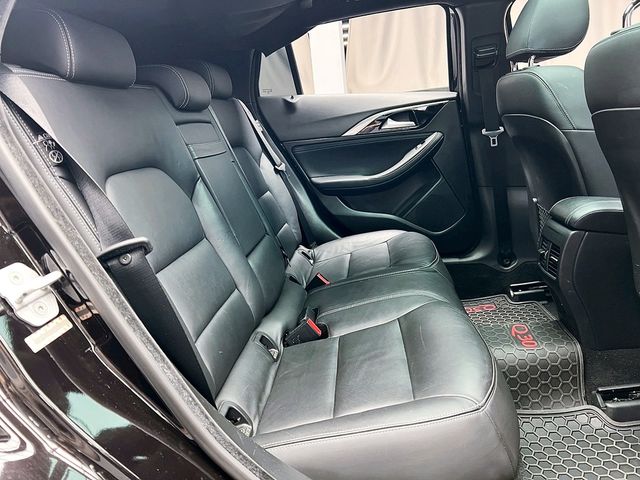 INFINITI無限 Q30  第14張相片