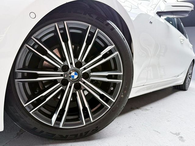BMW寶馬 320I M SPORT  第8張相片