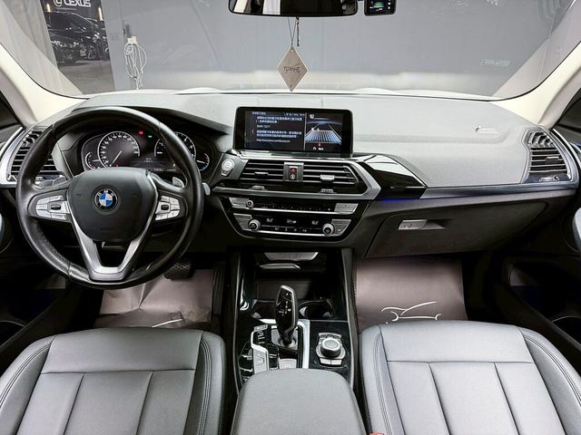 BMW寶馬 X3  第9張相片