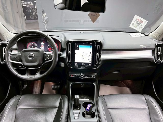 VOLVO富豪 XC40  第9張相片