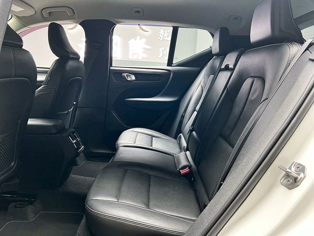 VOLVO富豪 XC40  第13張相片