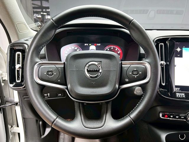 VOLVO富豪 XC40  第15張相片