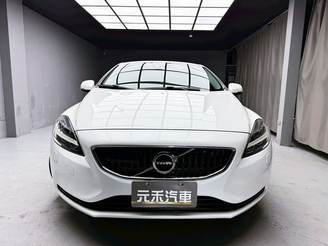 VOLVO富豪 V40  第2張相片