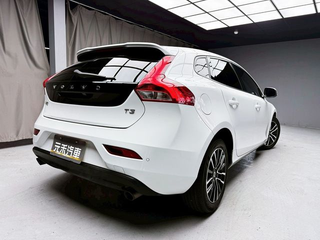 VOLVO富豪 V40  第6張相片