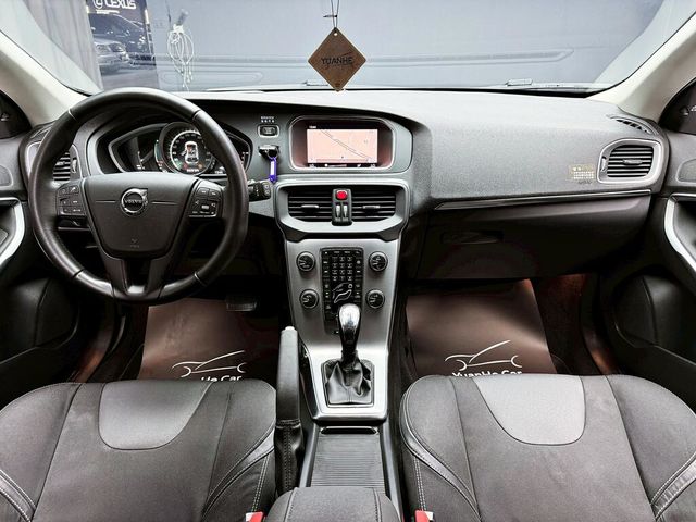 VOLVO富豪 V40  第9張相片
