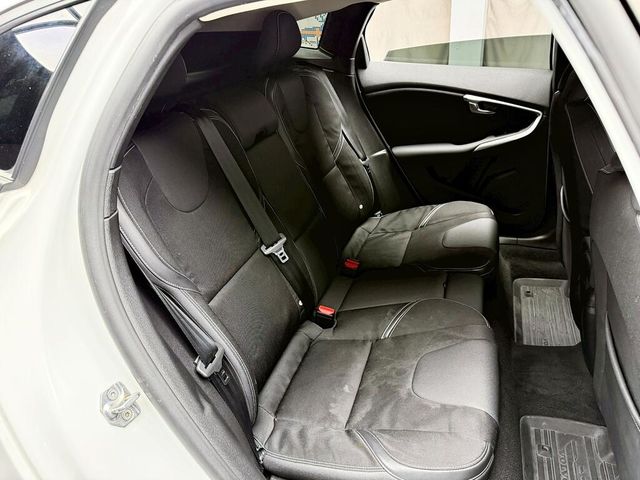 VOLVO富豪 V40  第14張相片