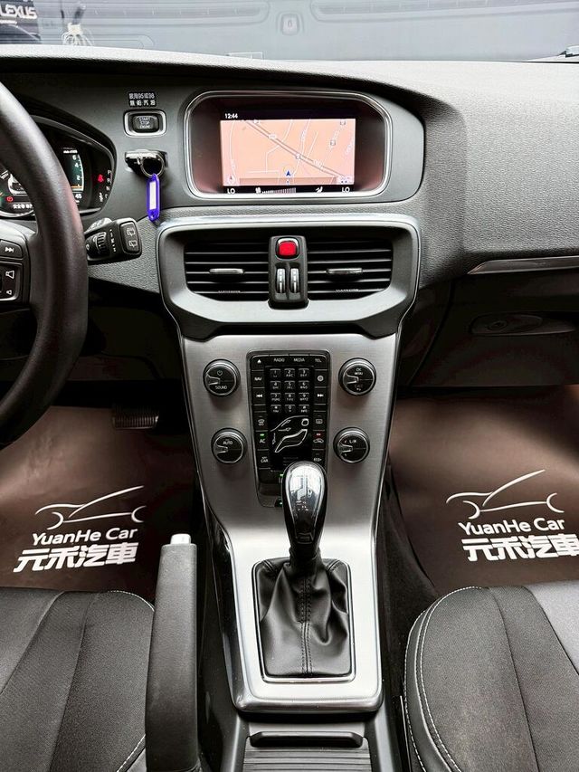 VOLVO富豪 V40  第16張相片